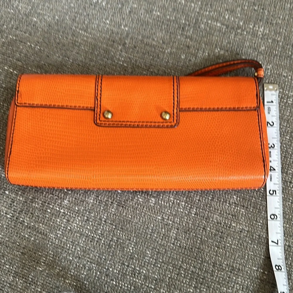 EUC Chic Banana Republic wristlet - Picture 2 of 8